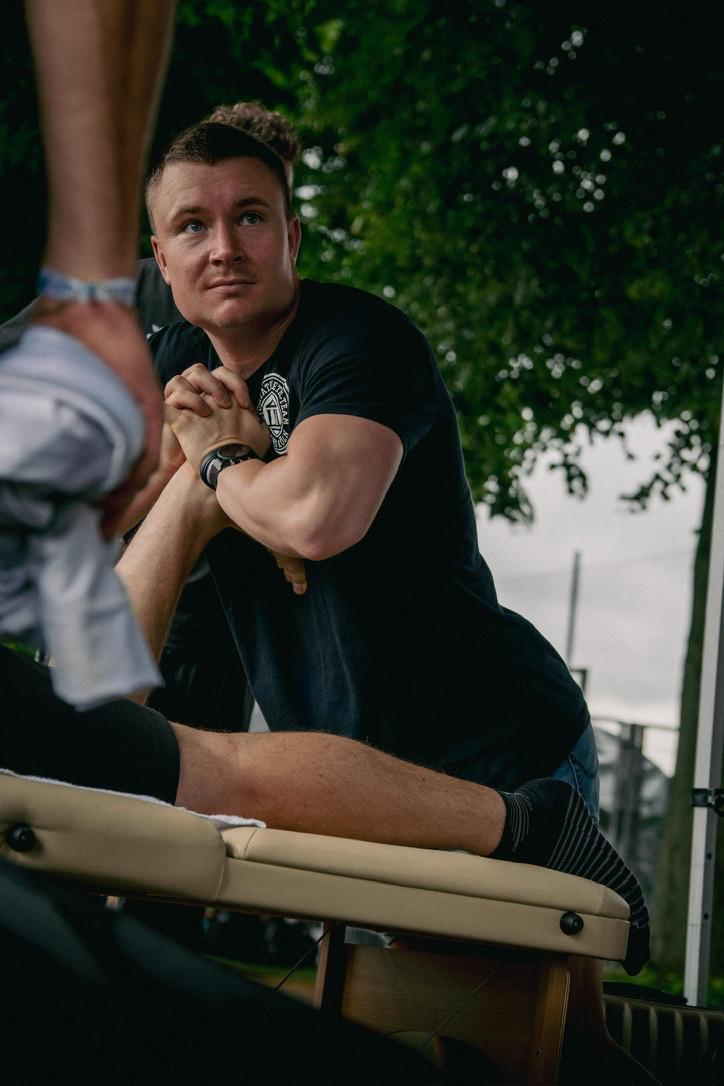 Rico Peth - Physiotherapeut bei der Arbeit